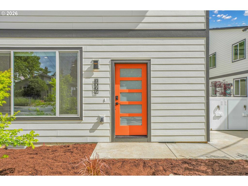 8067 Se Carlton St, Portland, OR 97206