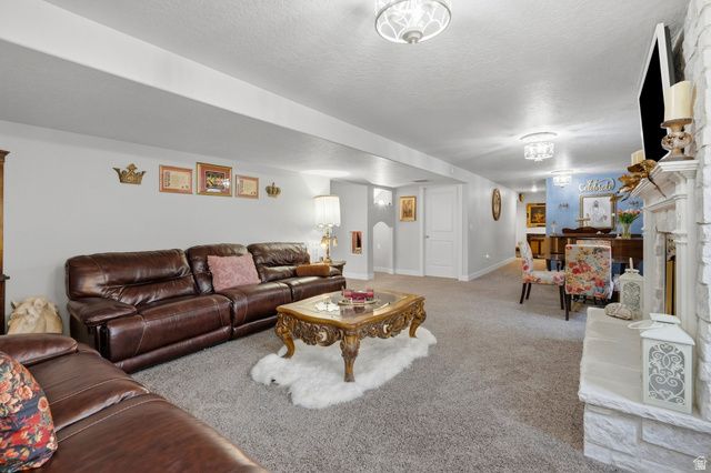 864 S 100 E, Salem, UT 84653