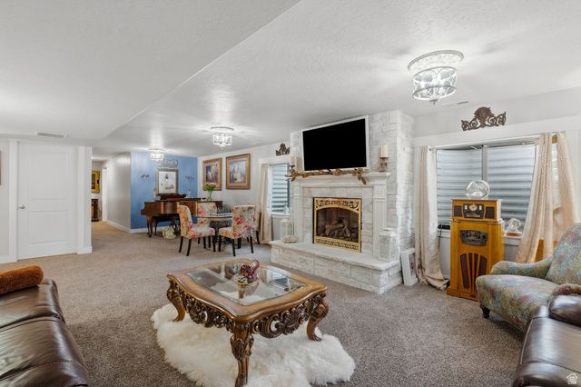 864 S 100 E, Salem, UT 84653