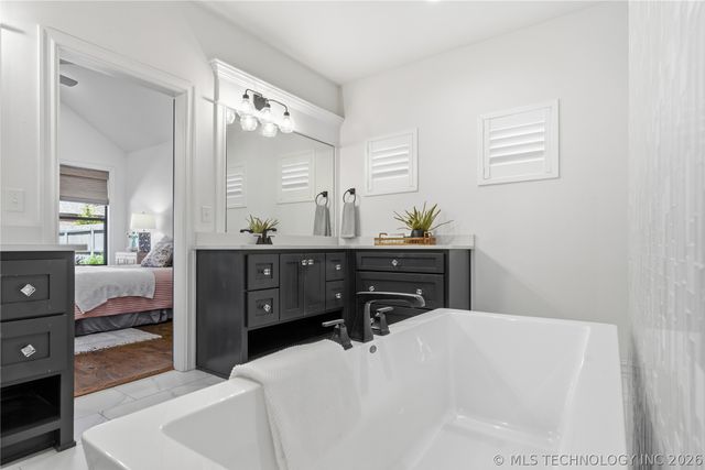 2244 W Decatur Street, Broken Arrow, OK 74011