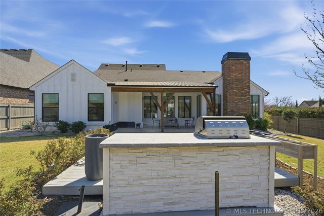 2244 W Decatur Street, Broken Arrow, OK 74011