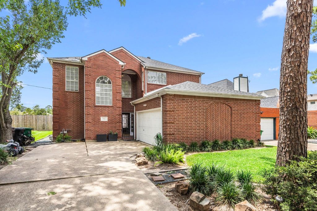 1723 Gingerleaf Lane, Houston, TX 77055