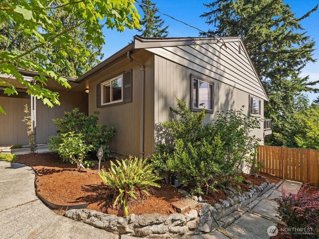 13514 3rd Avenue NE, Seattle, WA 98125