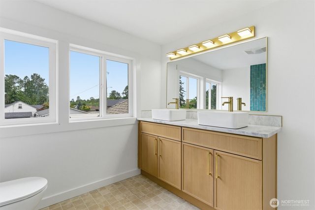 10302 E 40th Avenue, Tacoma, WA 98446