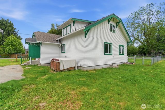 10302 E 40th Avenue, Tacoma, WA 98446