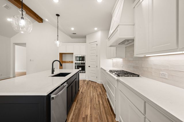 704 Blackbird Drive, Aledo, TX 76008