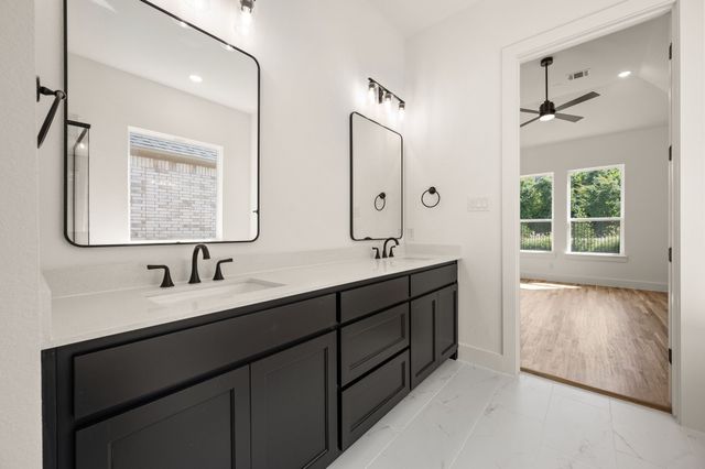 704 Blackbird Drive, Aledo, TX 76008