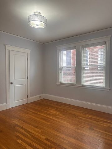 84 Lawton St. 1, Brookline, MA 02446