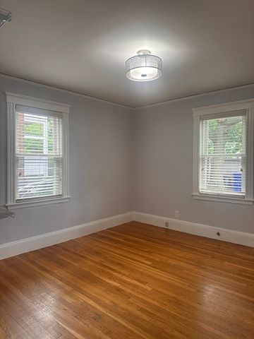 84 Lawton St. 1, Brookline, MA 02446