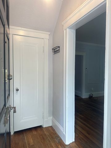 84 Lawton St. 1, Brookline, MA 02446