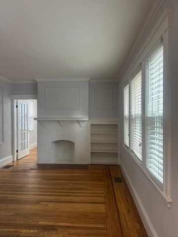 84 Lawton St. 1, Brookline, MA 02446