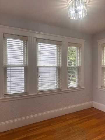 84 Lawton St. 1, Brookline, MA 02446