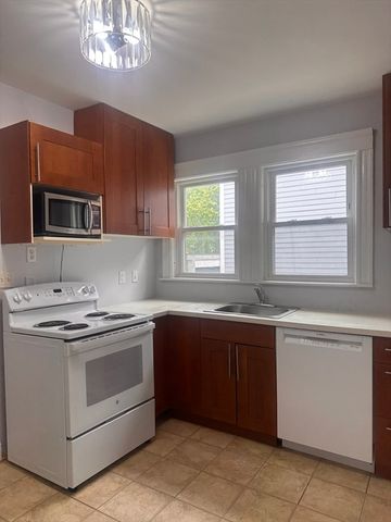 84 Lawton St. 1, Brookline, MA 02446