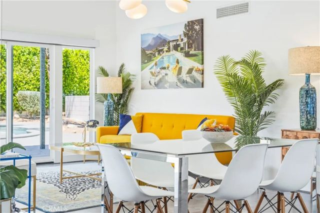 302 E Racquet Club Drive, Palm Springs, CA 92262