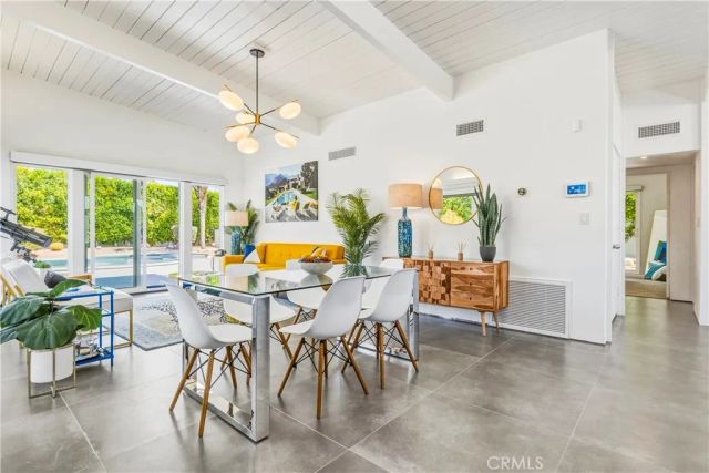 302 E Racquet Club Drive, Palm Springs, CA 92262