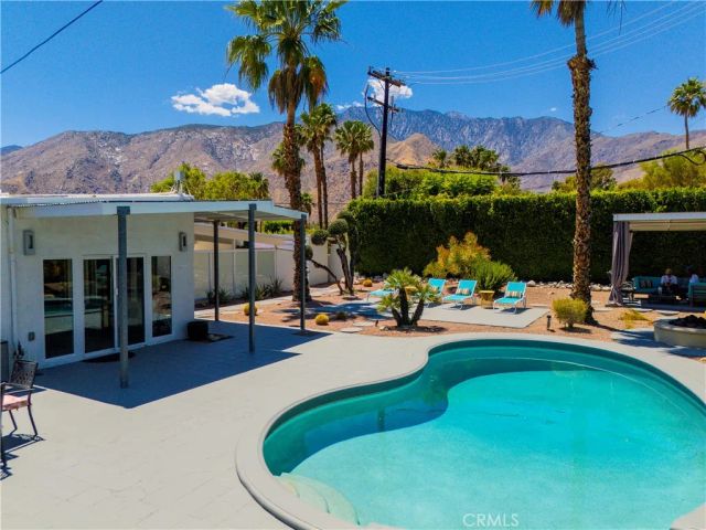 302 E Racquet Club Drive, Palm Springs, CA 92262