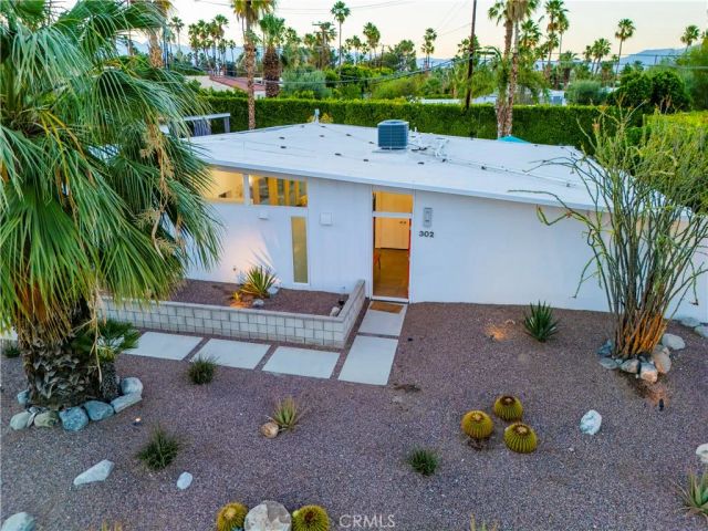 302 E Racquet Club Drive, Palm Springs, CA 92262