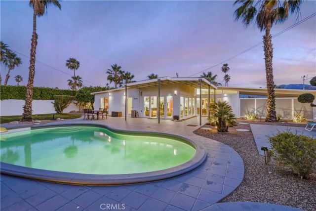 302 E Racquet Club Drive, Palm Springs, CA 92262