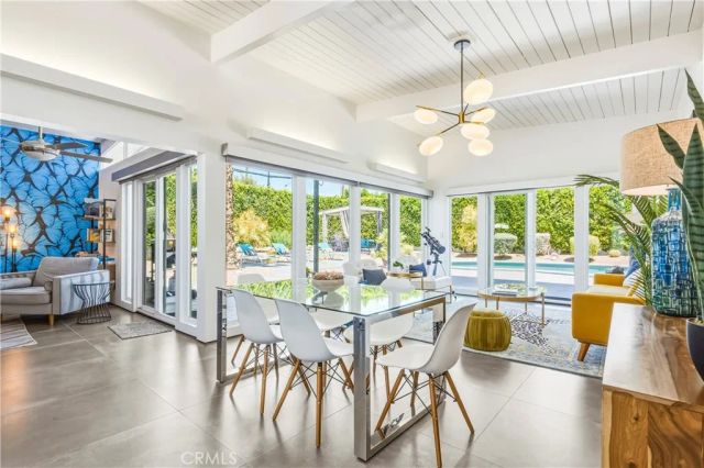 302 E Racquet Club Drive, Palm Springs, CA 92262