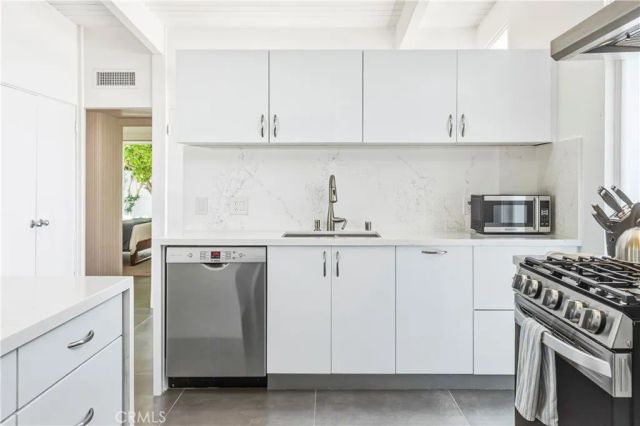 302 E Racquet Club Drive, Palm Springs, CA 92262