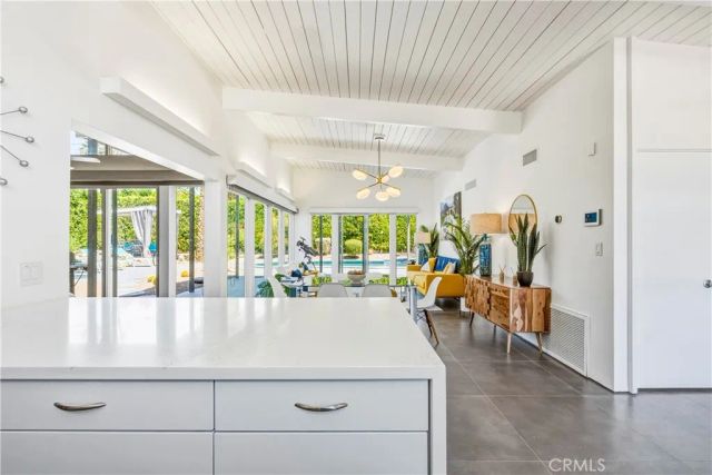 302 E Racquet Club Drive, Palm Springs, CA 92262