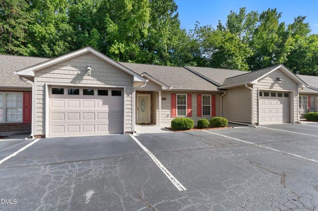 402 Pinefield Place, Thomasville, NC 27360