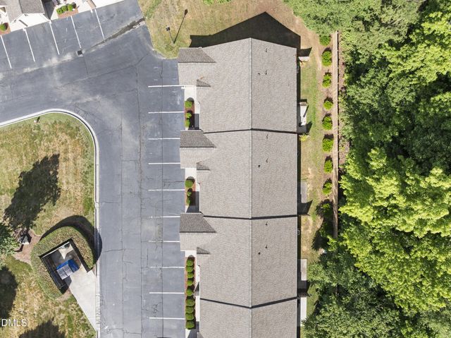 402 Pinefield Place, Thomasville, NC 27360