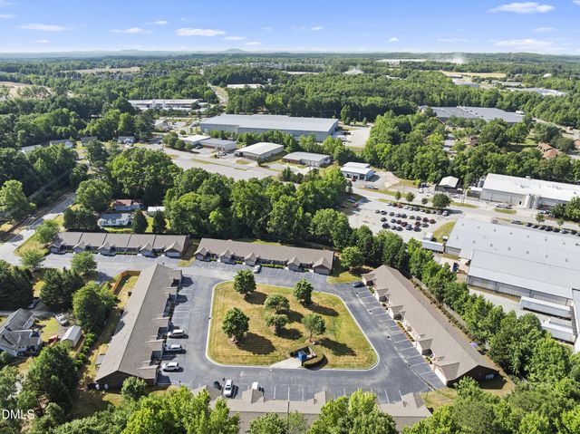 402 Pinefield Place, Thomasville, NC 27360