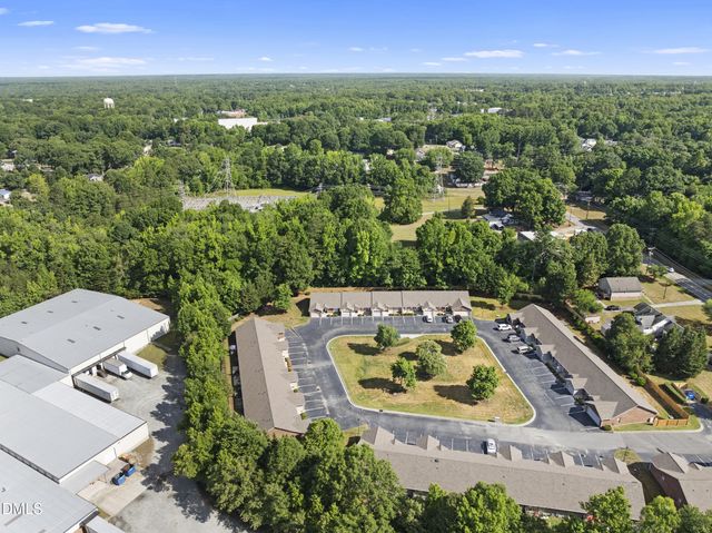 402 Pinefield Place, Thomasville, NC 27360