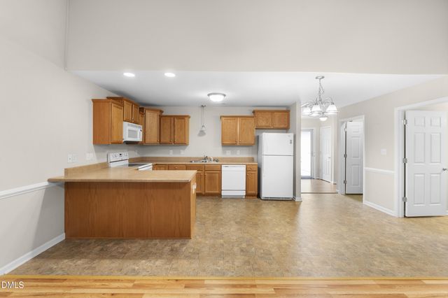 402 Pinefield Place, Thomasville, NC 27360
