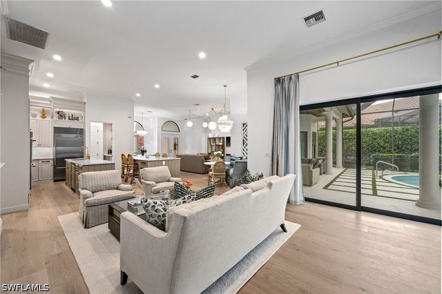 9833 Clear Lake CIR, Naples, FL 34109