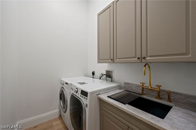 9833 Clear Lake CIR, Naples, FL 34109