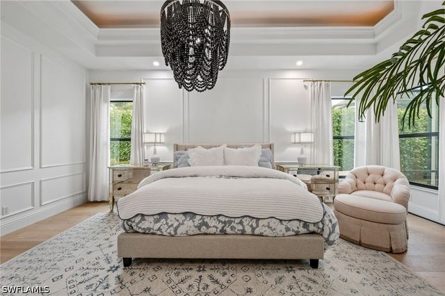 9833 Clear Lake CIR, Naples, FL 34109