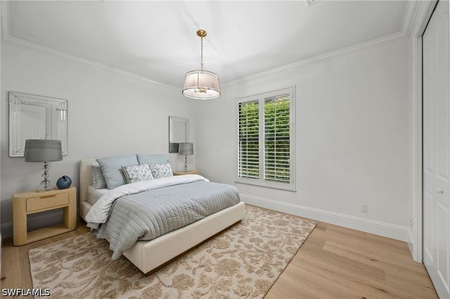 9833 Clear Lake CIR, Naples, FL 34109