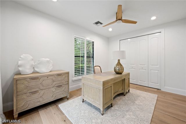 9833 Clear Lake CIR, Naples, FL 34109