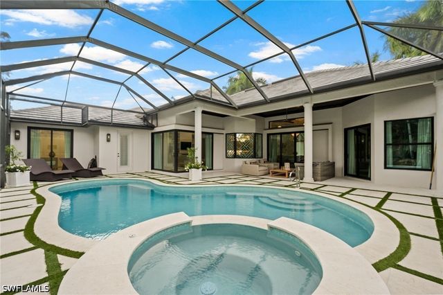 9833 Clear Lake CIR, Naples, FL 34109