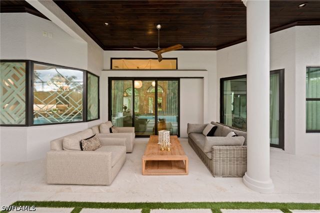 9833 Clear Lake CIR, Naples, FL 34109