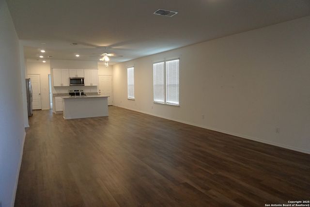 1206 Casa Luminar, Converse, TX 78109