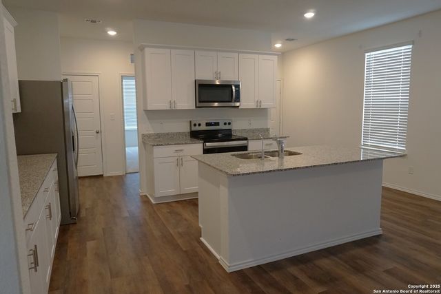 1206 Casa Luminar, Converse, TX 78109