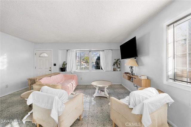 38609 Glenraven, Palmdale, CA 93550