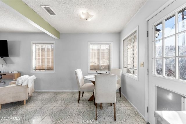 38609 Glenraven, Palmdale, CA 93550