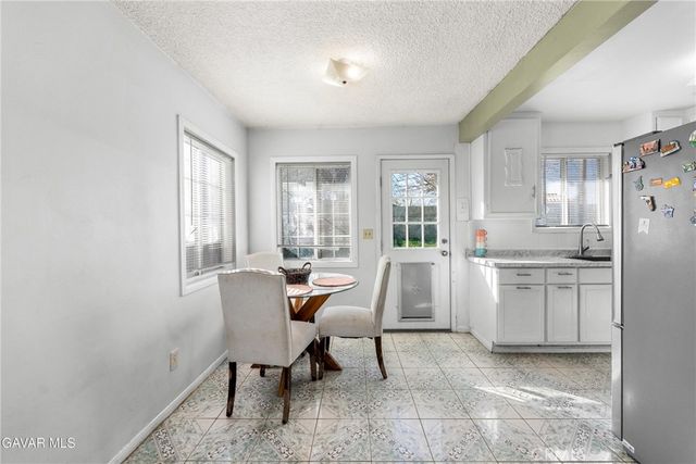 38609 Glenraven, Palmdale, CA 93550