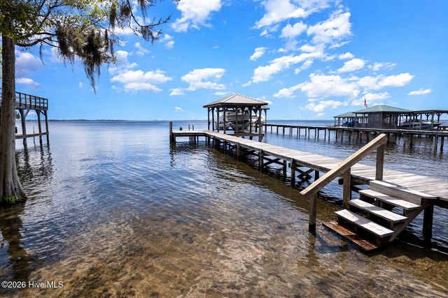 2908 Canal Cove Road, Lake Waccamaw, NC 28450