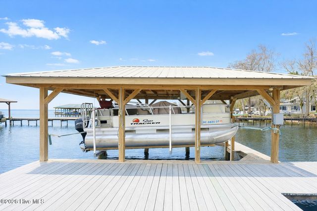 2908 Canal Cove Road, Lake Waccamaw, NC 28450