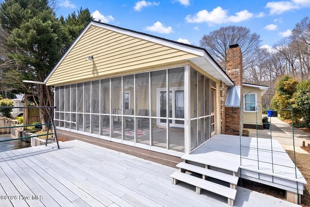 2908 Canal Cove Road, Lake Waccamaw, NC 28450