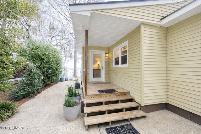 2908 Canal Cove Road, Lake Waccamaw, NC 28450