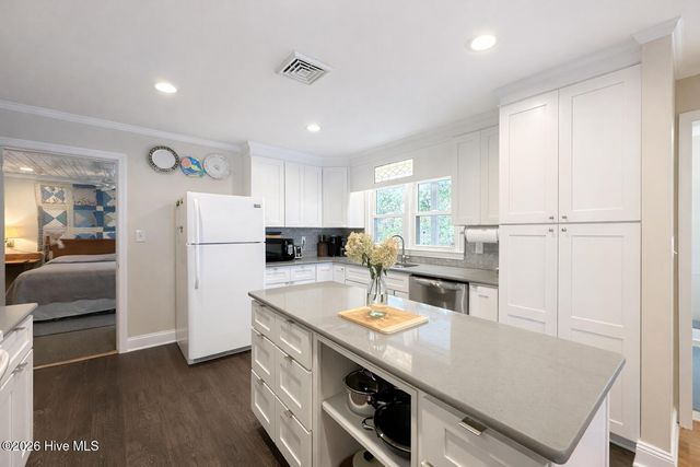 2908 Canal Cove Road, Lake Waccamaw, NC 28450