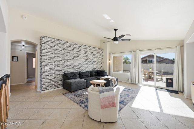 1994 S SPARTAN Street, Gilbert, AZ 85233