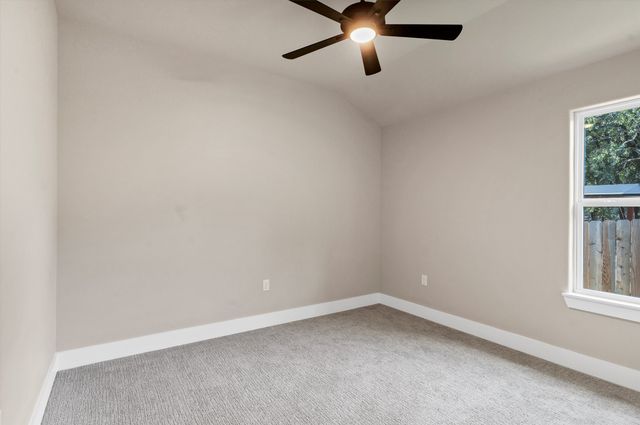 811 Branding Iron Trail, Granbury, TX 76049