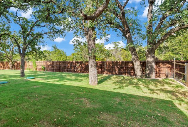 811 Branding Iron Trail, Granbury, TX 76049